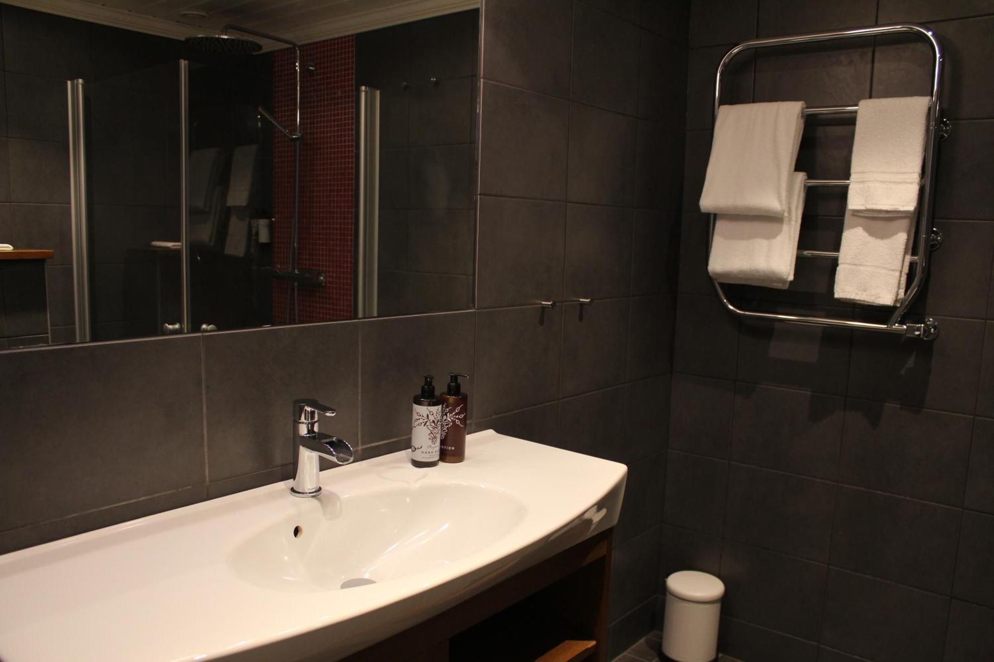 Olarsgarden Hotell Lindvallen Extérieur photo